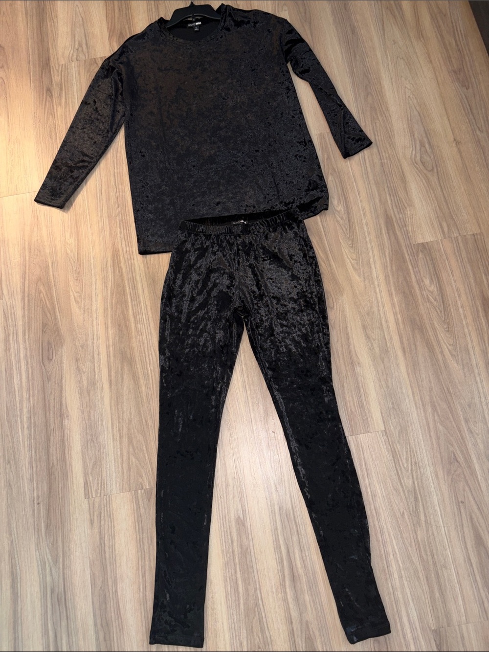 Fashion nova Velvet Black Two-Piece Lounge Set - Picture 7 of 13
